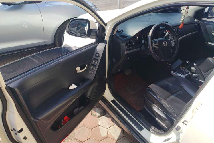 Used SsangYong Korando 2011 2.0T Diesel 4x4 Automatic Elite Navigation Edition Driver Seat