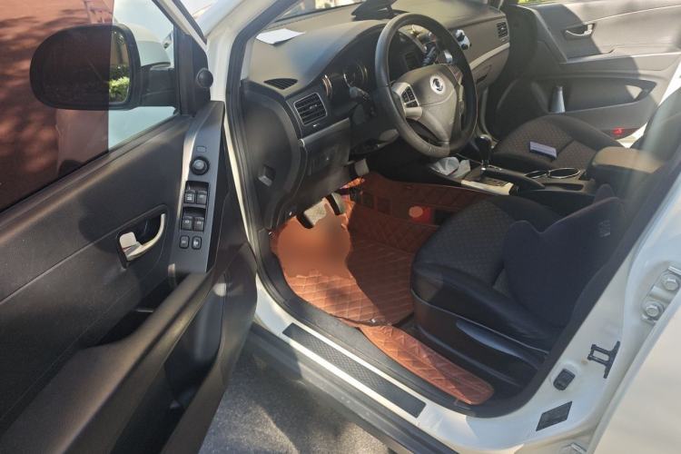 Used SsangYong Korando 2011 2.0T Diesel Two-Wheel Drive Automatic Elite Navigation Version Driver Seat