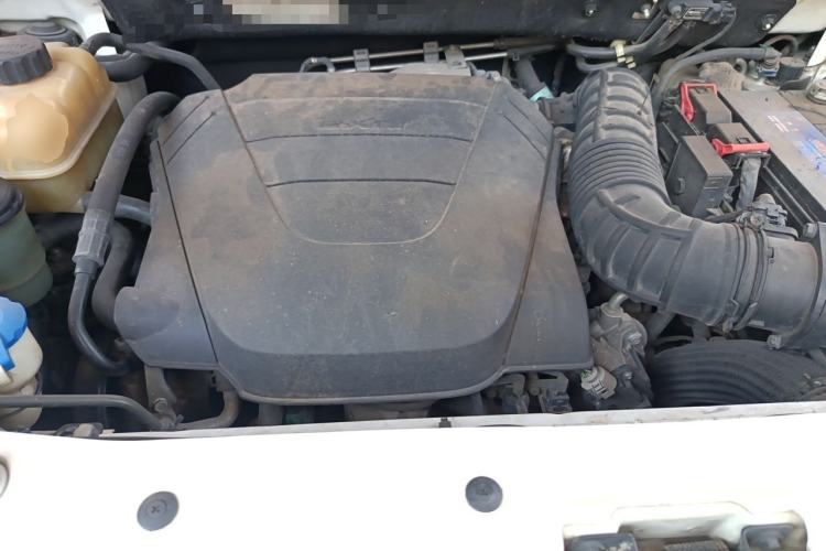 Used SsangYong Korando 2011 2.0T Diesel Two-Wheel Drive Automatic Elite Navigation Version Engine Bay