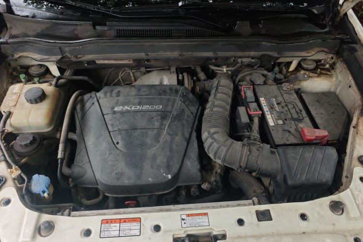Used SsangYong Korando 2011 2.0T Diesel Two-Wheel Drive Automatic Elite Navigation Version Engine Bay
