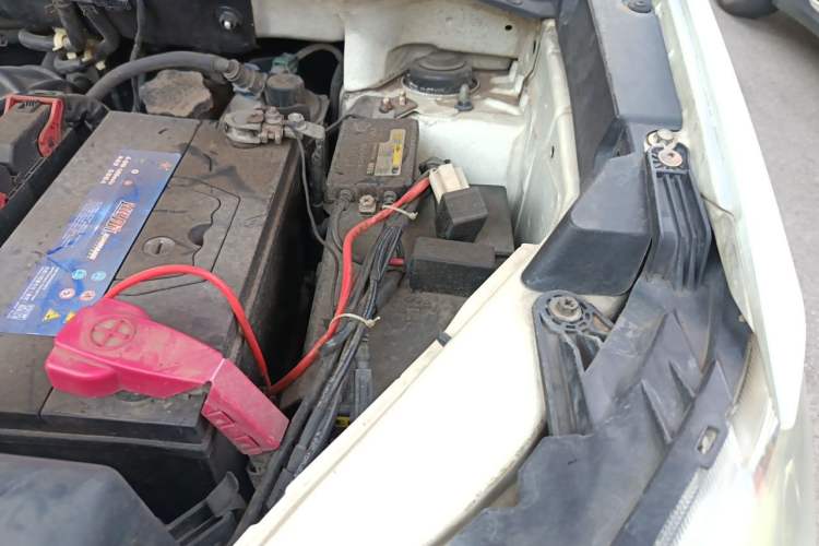 Used SsangYong Korando 2011 2.0T Diesel Two-Wheel Drive Automatic Elite Navigation Version Engine Bay Left