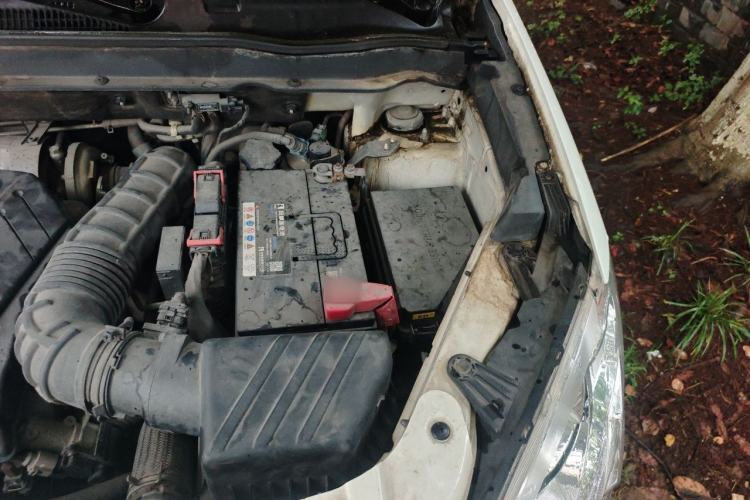 Used SsangYong Korando 2011 2.0T Diesel Two-Wheel Drive Automatic Elite Navigation Version Engine Bay Left