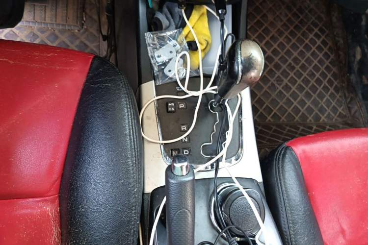 Used SsangYong Korando 2011 2.0T Diesel Two-Wheel Drive Automatic Elite Navigation Version Gear Lever