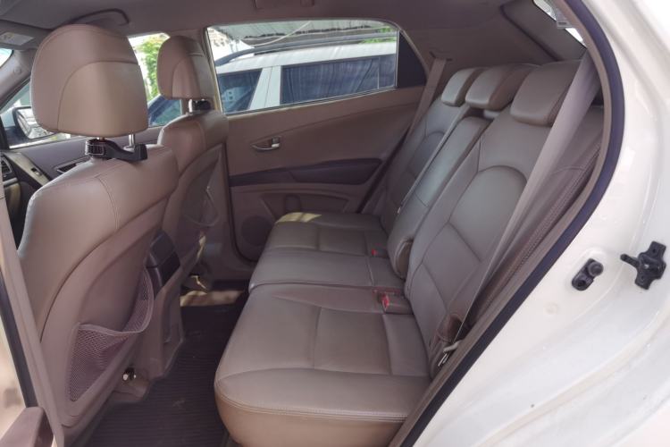 Used SsangYong Korando 2011 2.0T Diesel Two-Wheel Drive Automatic Luxury Navigation Edition Interior 4