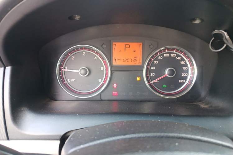 Used SsangYong Korando 2011 2.0T Diesel Two-Wheel Drive Automatic Elite Navigation Version Odometer Close Up