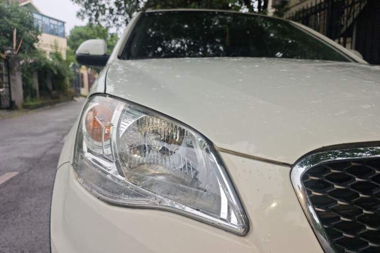 Used SsangYong Korando 2011 2.0T Diesel Two-Wheel Drive Automatic Elite Navigation Version Right Front Headlight