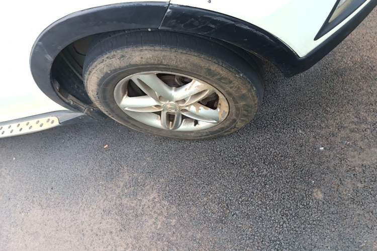 Used SsangYong Korando 2011 2.0T Diesel Two-Wheel Drive Automatic Elite Navigation Version Right Front Wheel Hub