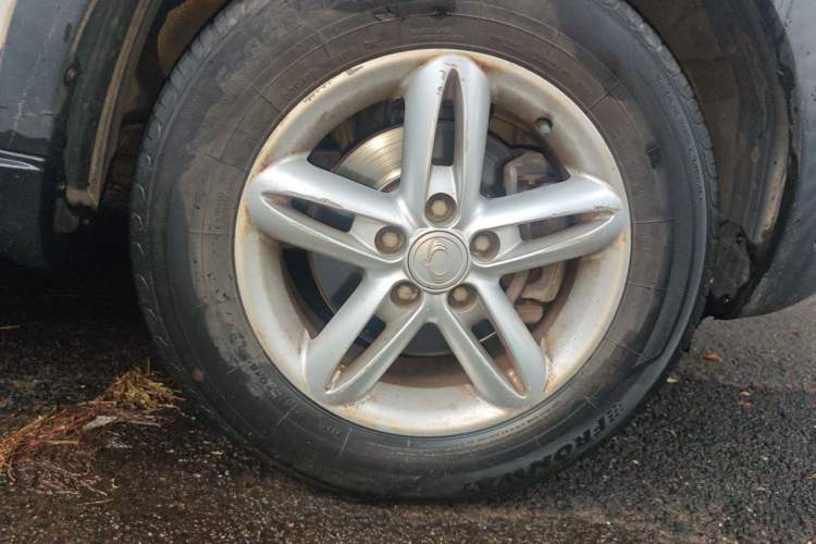 Used SsangYong Korando 2011 2.0T Diesel Two-Wheel Drive Automatic Elite Navigation Version Right Front Wheel Hub