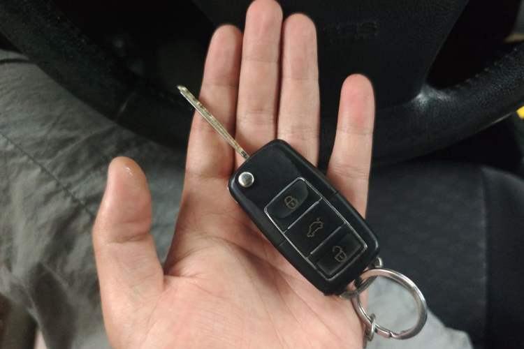 Used SsangYong Korando 2011 2.0T Diesel Two-Wheel Drive Automatic Elite Navigation Version Vehicle Key