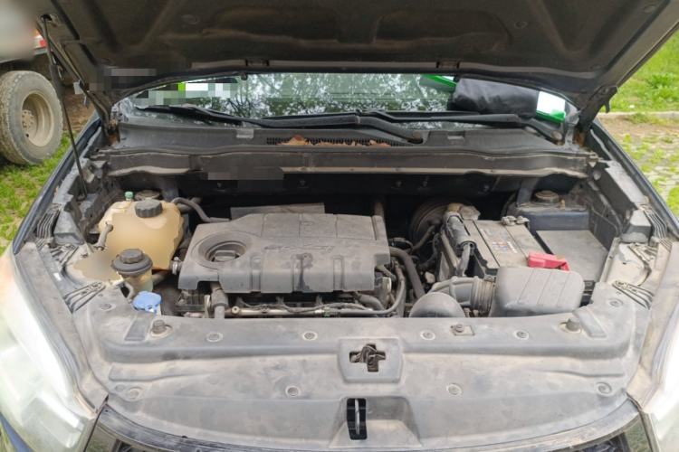 Used SsangYong Korando 2013 2.0L Gasoline Two-Wheel Drive Automatic Elite Edition Engine Bay