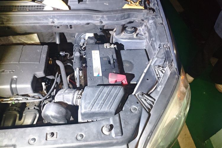 Used SsangYong Korando 2013 2.0L Gasoline Two-Wheel Drive Automatic Elite Edition Engine Bay Left