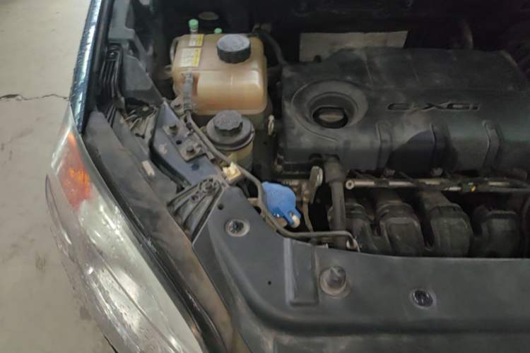 Used SsangYong Korando 2013 2.0L Gasoline 4x4 Automatic Elite Navigation Edition Engine Bay Right