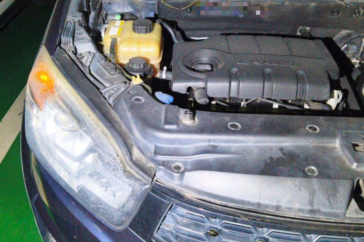 Used SsangYong Korando 2013 2.0L Gasoline Two-Wheel Drive Automatic Elite Edition Engine Bay Right