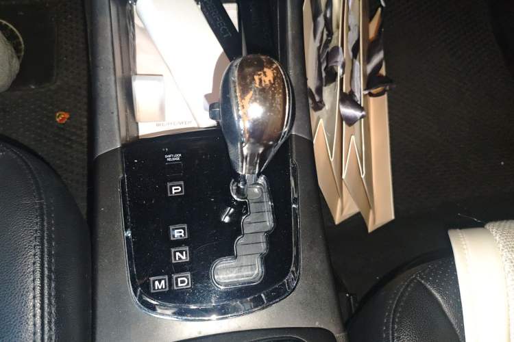 Used SsangYong Korando 2013 2.0L Gasoline Two-Wheel Drive Automatic Elite Edition Gear Lever