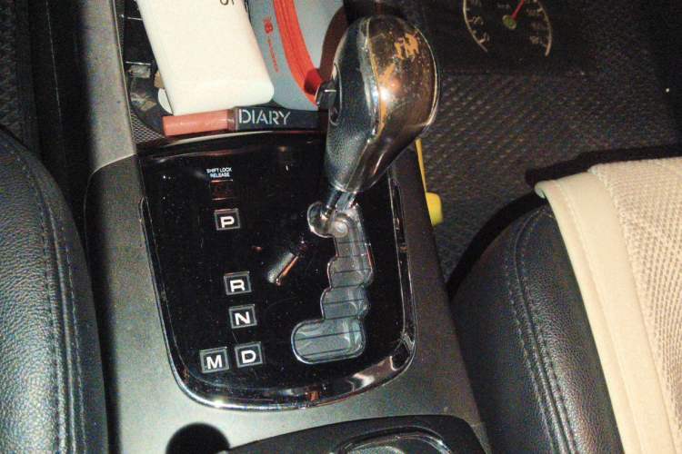 Used SsangYong Korando 2013 2.0L Gasoline Two-Wheel Drive Automatic Elite Edition Gear Lever