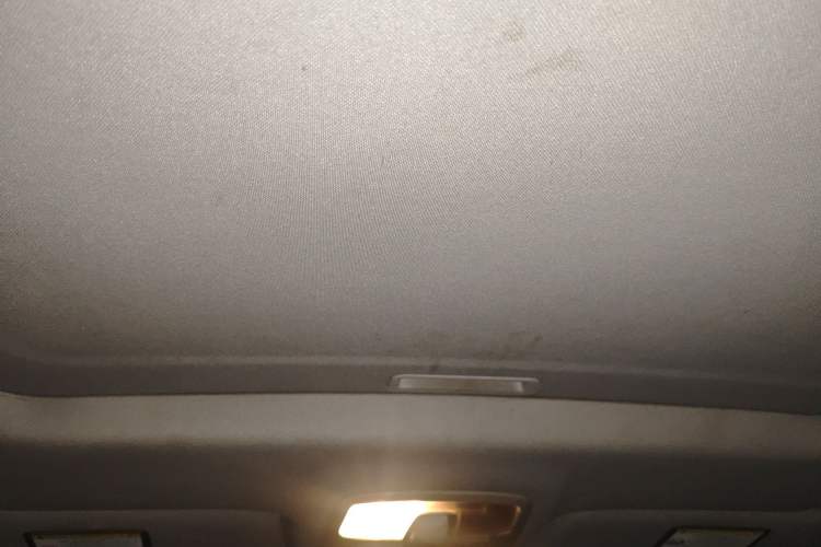 Used SsangYong Korando 2013 2.0L Gasoline Two-Wheel Drive Automatic Elite Edition Headliner