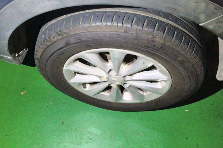 Used SsangYong Korando 2013 2.0L Gasoline Two-Wheel Drive Automatic Elite Edition Right Front Wheel Hub