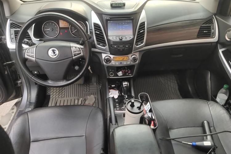 Used SsangYong Korando 2013 2.0L Gasoline Two-Wheel Drive Automatic Luxury Navigation Edition Center Console