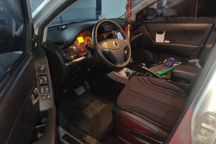 Used SsangYong Korando 2013 2.0L Gasoline 4x4 Automatic Elite Navigation Edition Driver Seat