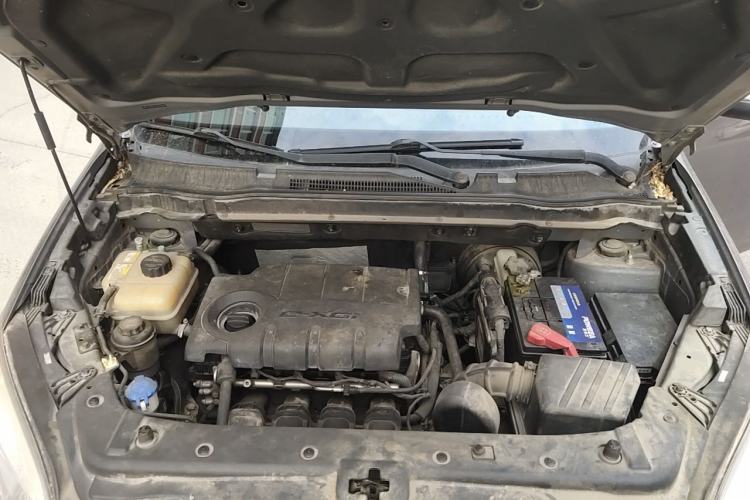 Used SsangYong Korando 2013 2.0L Gasoline Two-Wheel Drive Automatic Luxury Navigation Edition Engine Bay