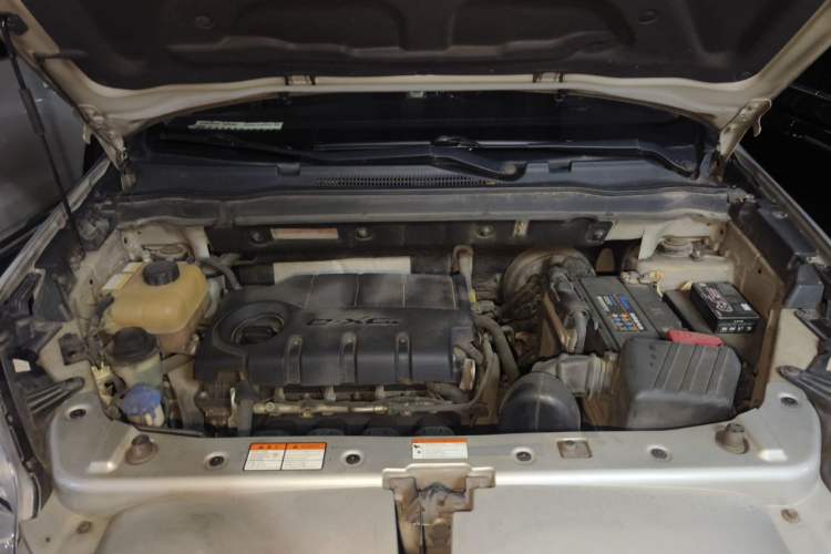Used SsangYong Korando 2013 2.0L Gasoline 4x4 Automatic Elite Navigation Edition Engine Bay