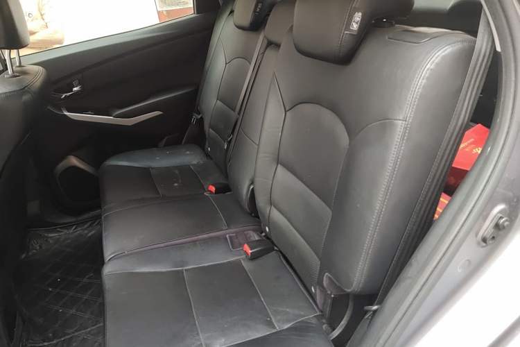 Used SsangYong Korando 2013 2.0L Gasoline Two-Wheel Drive Automatic Luxury Navigation Edition Left Rear Seat