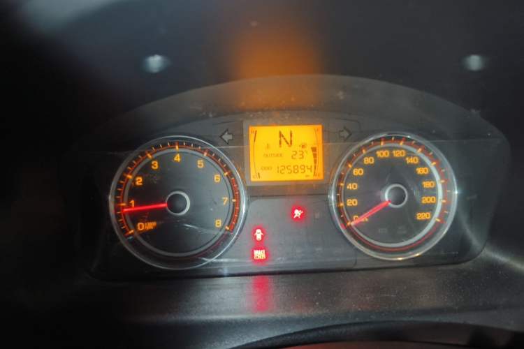 Used SsangYong Korando 2013 2.0L Gasoline 4x4 Automatic Elite Navigation Edition Odometer Close Up