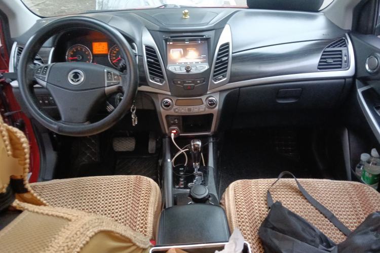 Used SsangYong Korando 2013 2.0L Gasoline 4x4 Automatic Elite Navigation Edition Center Console