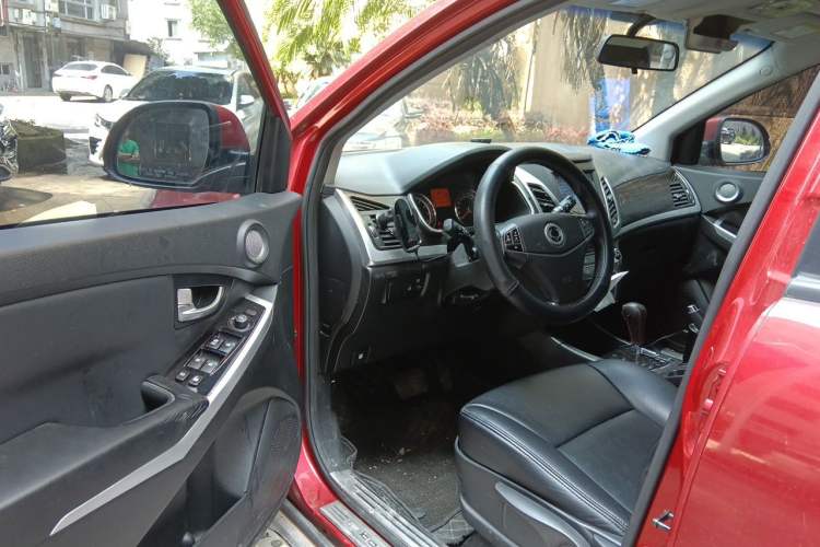 Used SsangYong Korando 2013 2.0L Gasoline Two-Wheel Drive Automatic Elite Edition Driver Seat