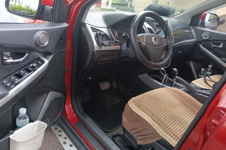 Used SsangYong Korando 2013 2.0L Gasoline 4x4 Automatic Elite Navigation Edition Driver Seat