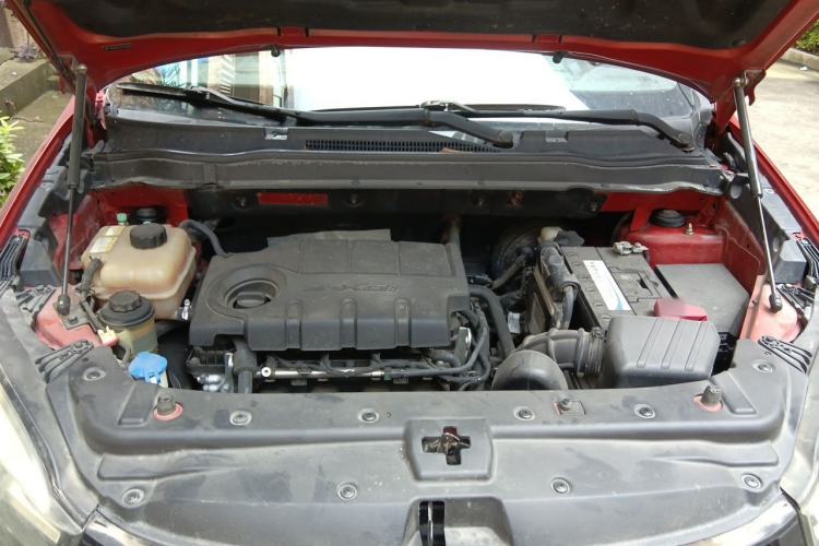 Used SsangYong Korando 2013 2.0L Gasoline Two-Wheel Drive Automatic Elite Edition Engine Bay