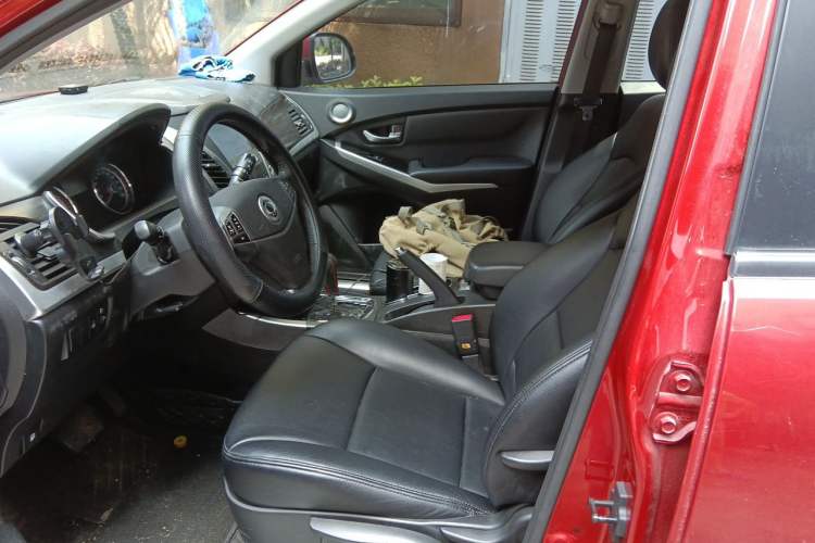 Used SsangYong Korando 2013 2.0L Gasoline Two-Wheel Drive Automatic Elite Edition Left Front Seat