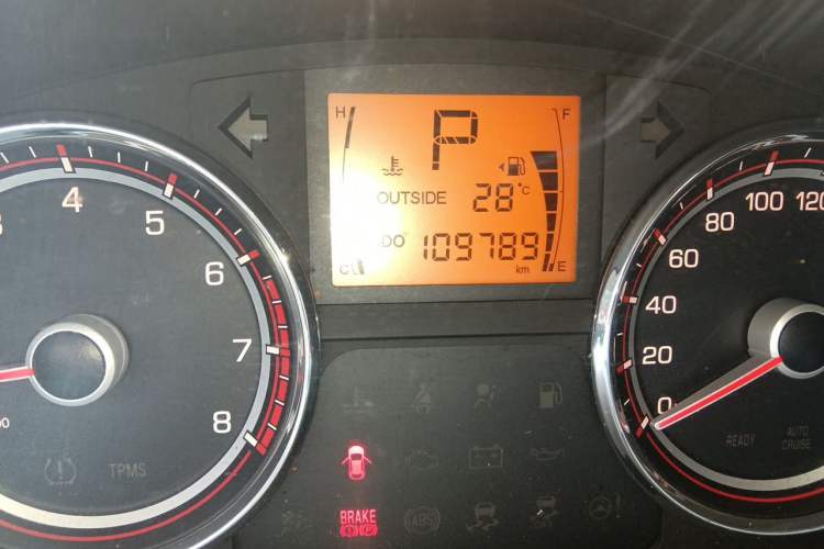Used SsangYong Korando 2013 2.0L Gasoline Two-Wheel Drive Automatic Elite Edition Odometer Close Up