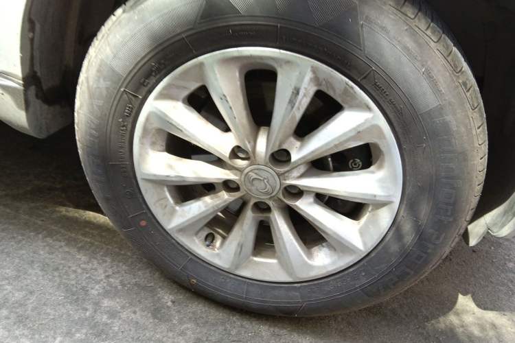Used SsangYong Korando 2013 2.0L Gasoline Two-Wheel Drive Automatic Elite Edition Right Front Wheel Hub