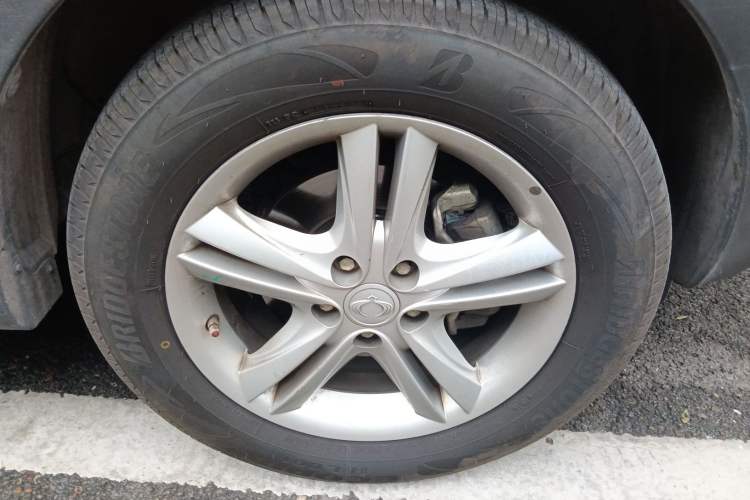 Used SsangYong Korando 2013 2.0L Gasoline 4x4 Automatic Elite Navigation Edition Right Front Wheel Hub