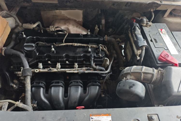 Used SsangYong Korando 2013 2.0L Gasoline Two-Wheel Drive Automatic Elite Edition Engine Bay
