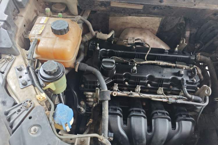 Used SsangYong Korando 2013 2.0L Gasoline Two-Wheel Drive Automatic Elite Edition Engine Bay Right