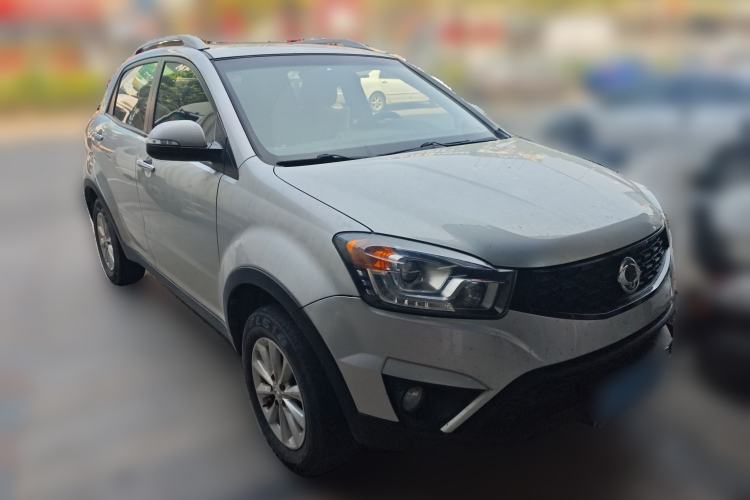 Used SsangYong Korando 2013 2.0L Gasoline Two-Wheel Drive Automatic Elite Edition Front Right 45 Deg