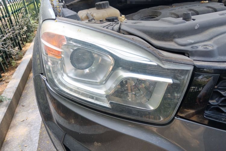 Used SsangYong Korando 2013 2.0L Gasoline Two-Wheel Drive Automatic Elite Edition Right Front Headlight