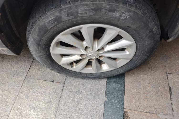 Used SsangYong Korando 2013 2.0L Gasoline Two-Wheel Drive Automatic Elite Edition Right Front Wheel Hub
