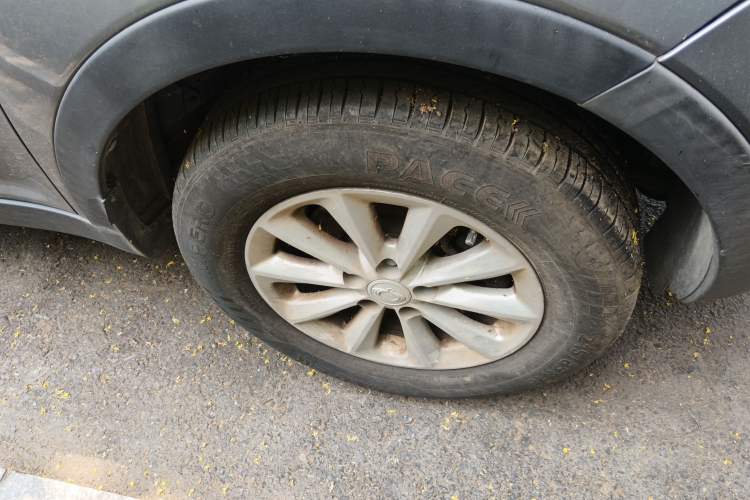 Used SsangYong Korando 2013 2.0L Gasoline Two-Wheel Drive Automatic Elite Edition Right Front Wheel Hub