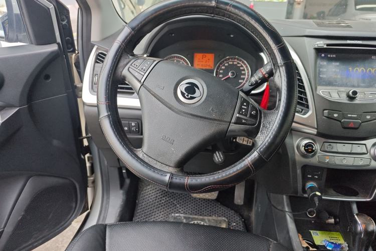 Used SsangYong Korando 2013 2.0L Gasoline Two-Wheel Drive Automatic Elite Edition Steering Wheel