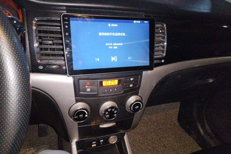 Used SsangYong Korando 2013 2.0L Gasoline Two-Wheel Drive Automatic Elite Edition Audio And AC Panel