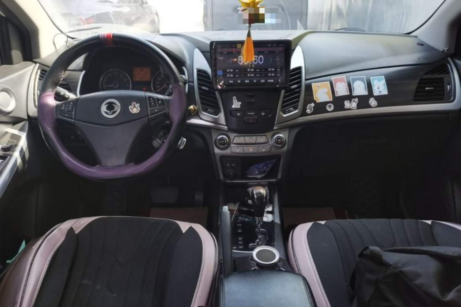 Used SsangYong Korando 2013 2.0L Gasoline Two-Wheel Drive Automatic Elite Edition Center Console
