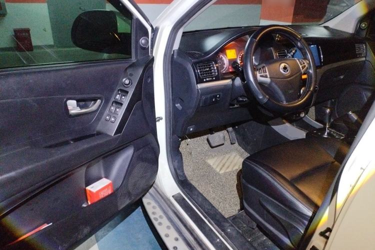Used SsangYong Korando 2013 2.0L Gasoline Two-Wheel Drive Automatic Elite Edition Driver Seat