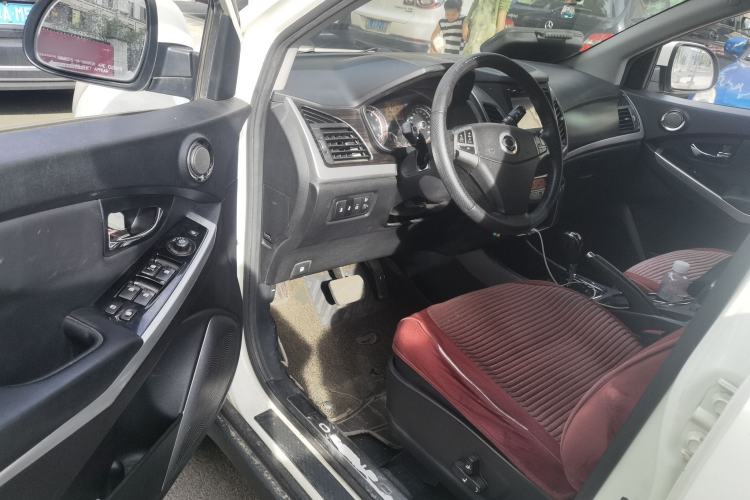Used SsangYong Korando 2013 2.0L Gasoline 4x4 Automatic Elite Navigation Edition Driver Seat