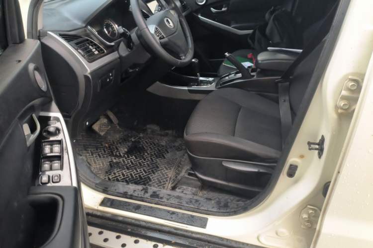 Used SsangYong Korando 2013 2.0L Gasoline Two-Wheel Drive Automatic Elite Edition Driver Seat