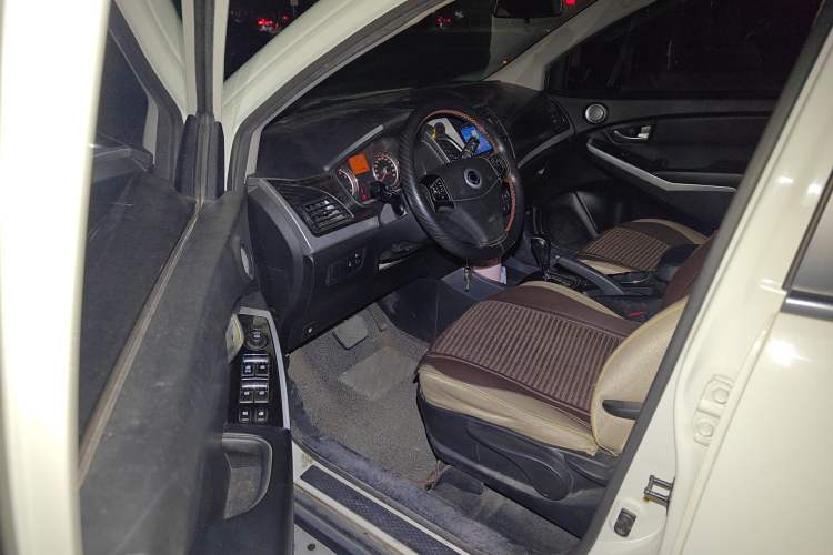 Used SsangYong Korando 2013 2.0L Gasoline Two-Wheel Drive Automatic Elite Edition Driver Seat