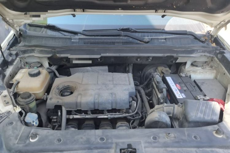 Used SsangYong Korando 2013 2.0L Gasoline Two-Wheel Drive Automatic Elite Edition Engine Bay