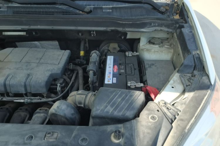 Used SsangYong Korando 2013 2.0L Gasoline Two-Wheel Drive Automatic Elite Edition Engine Bay Left
